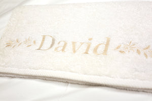 SERVIETTE DE BAIN BLANCHE PERSONNALISÉE | BRODERIE PRENOM OR