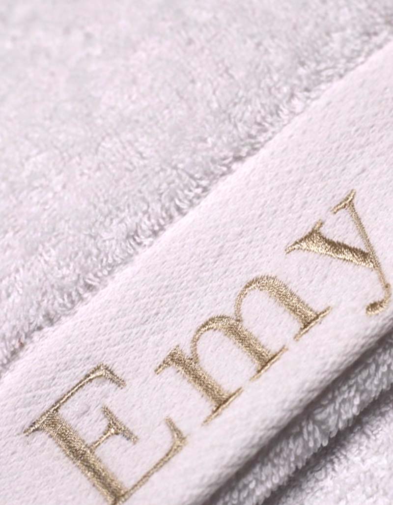 PERSONALIZED FIRST NAME BATH TOWEL / GOLD