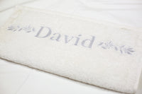 SERVIETTE DE BAIN BLANCHE PERSONNALISÉE | BRODERIE PRENOM ARGENT